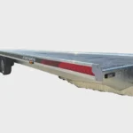 Autotranspordi treiler täis alumiinium platvormiga