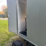 3 metrin valkoinen ruokaperävaunu valmiiksi koottuna